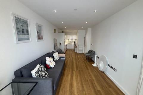 1 bedroom flat to rent, George Court, Shackleton Way, London