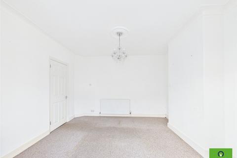 3 bedroom terraced house for sale, Dorset Avenue, Romford RM1