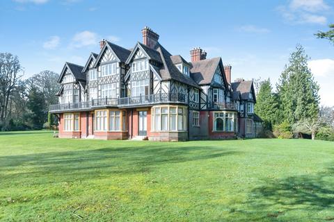 2 bedroom flat for sale, Castle Malwood Lodge, Minstead, Lyndhurst, Hampshire, SO43