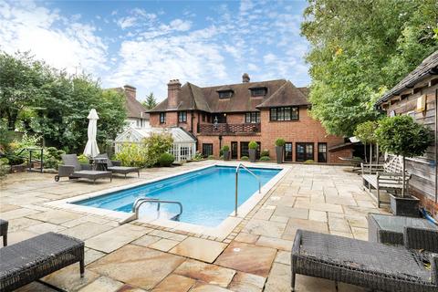 Winterstoke Gardens, London, NW7