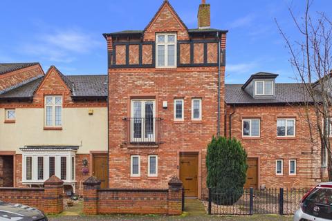 4 bedroom terraced house for sale, Butts Green, Westbrook, WA5