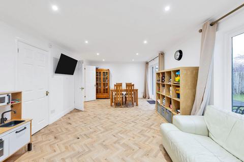 4 bedroom detached house to rent, Parsonage Barns, Cambridge CB25