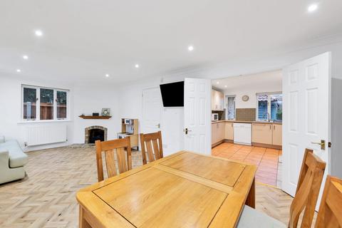 4 bedroom detached house to rent, Parsonage Barns, Cambridge CB25