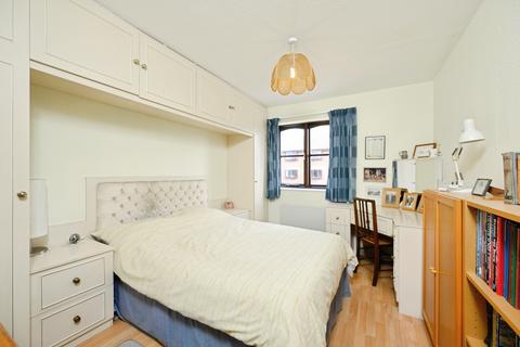 2 bedroom flat for sale, Honeywood Close, Portsmouth, Hampshire, PO3