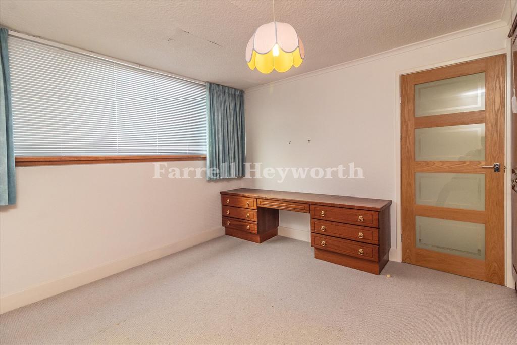 Bedroom 2 image 2