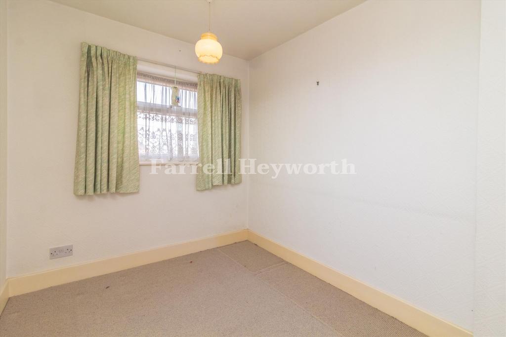 Bedroom 3 image 3