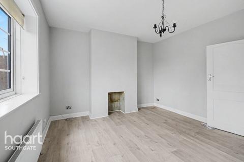 2 bedroom apartment for sale, High Street, London