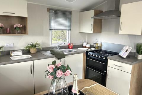 3 bedroom park home for sale, West Mersea Holiday Park – Essex