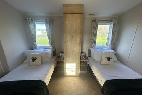 2 bedroom park home for sale, West Mersea Holiday Park – Essex