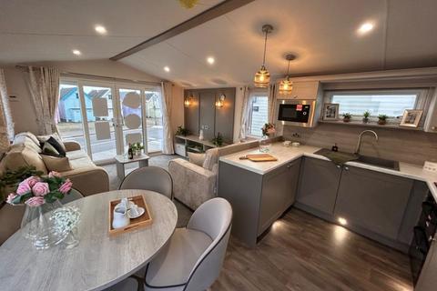 2 bedroom park home for sale, West Mersea Holiday Park – Essex