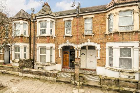 4 bedroom flat for sale, Hillside, London NW10