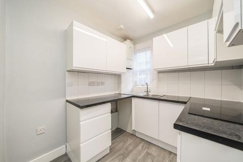 4 bedroom flat for sale, Hillside, London NW10