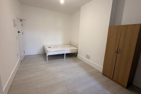 undefined, Park Avenue, Mitcham CR4