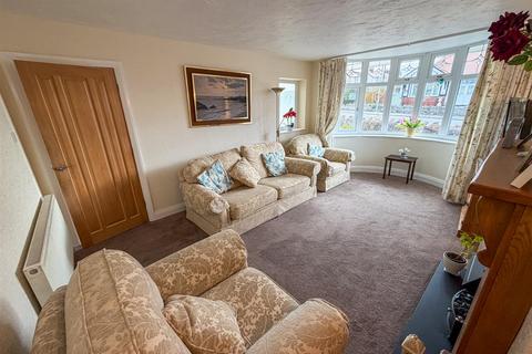 4 bedroom semi-detached house for sale, Llandudno Road, Rhos On Sea, Colwyn Bay