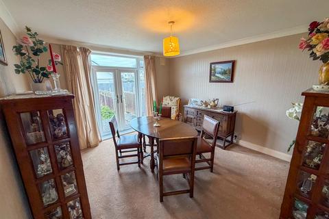 4 bedroom semi-detached house for sale, Llandudno Road, Rhos On Sea, Colwyn Bay