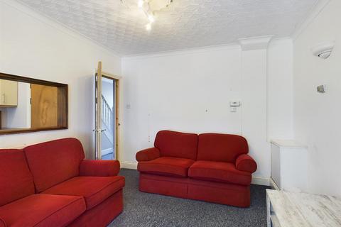 3 bedroom terraced house to rent, Baden Road, Brighton