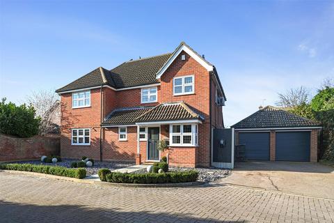 4 bedroom detached house for sale, Hewitt Road, Ramsey