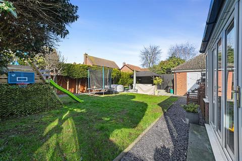 4 bedroom detached house for sale, Hewitt Road, Ramsey