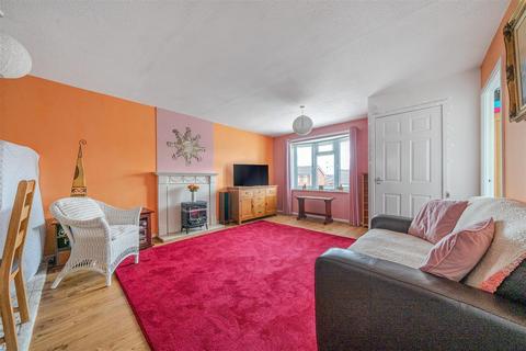 3 bedroom detached bungalow for sale, Aston Way, Oswestry.