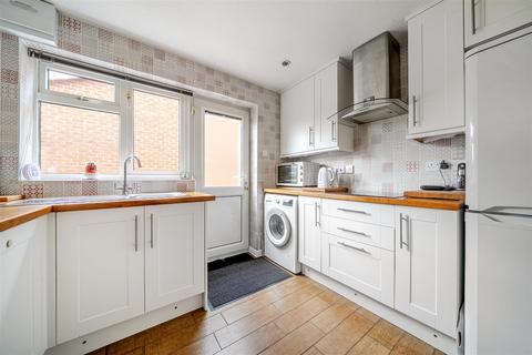 3 bedroom detached bungalow for sale, Aston Way, Oswestry.