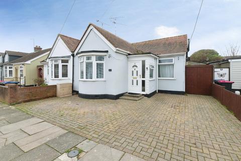 2 bedroom bungalow for sale, South Crescent, SOUTHEND-ON-SEA, Essex, SS2
