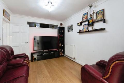 2 bedroom bungalow for sale, South Crescent, SOUTHEND-ON-SEA, Essex, SS2