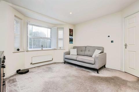 2 bedroom flat for sale, Trefoil Gardens, Amblecote, Stourbridge