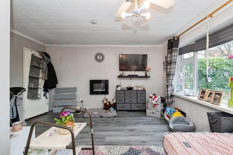 2 bedroom terraced house for sale, Middlesex Road, Stockport, Greater Manchester, SK5