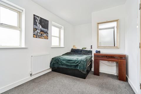 3 bedroom semi-detached house for sale, Asket Drive, Leeds