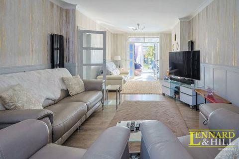 undefined, Lenmore Avenue, Grays RM17