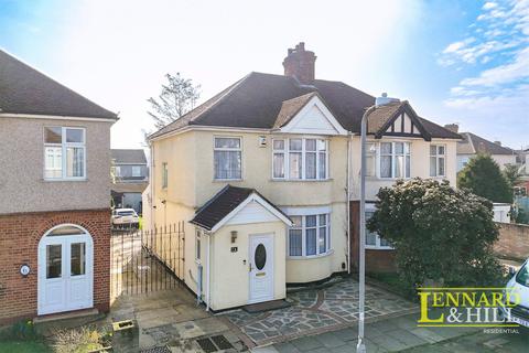 3 bedroom semi-detached house for sale, Lenmore Avenue, Grays RM17