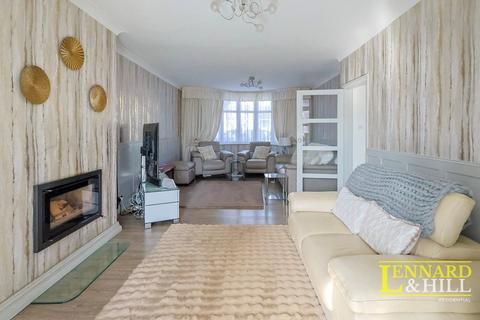 3 bedroom semi-detached house for sale, Lenmore Avenue, Grays RM17