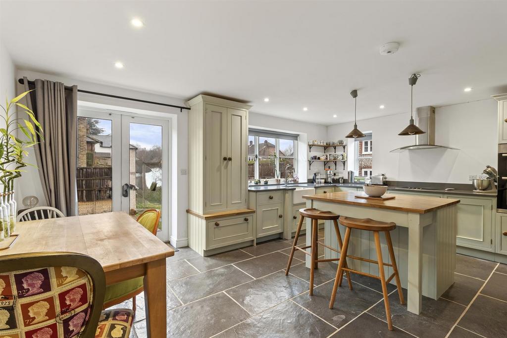 Kitchen/Dining