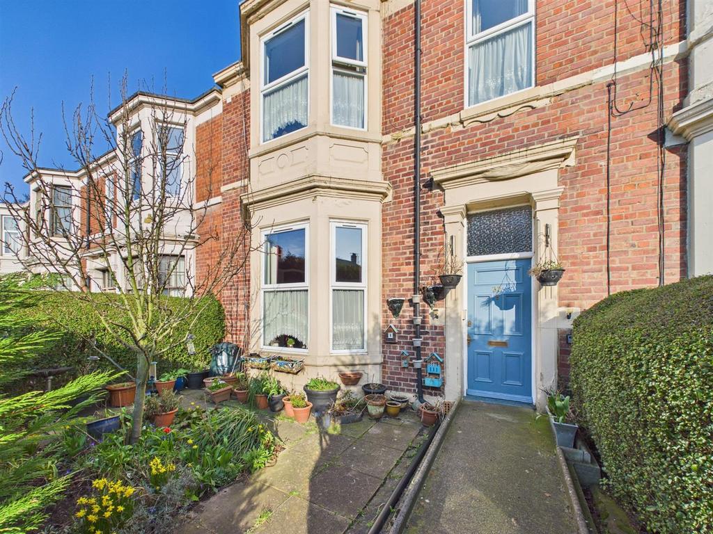 Front garden new.jpg