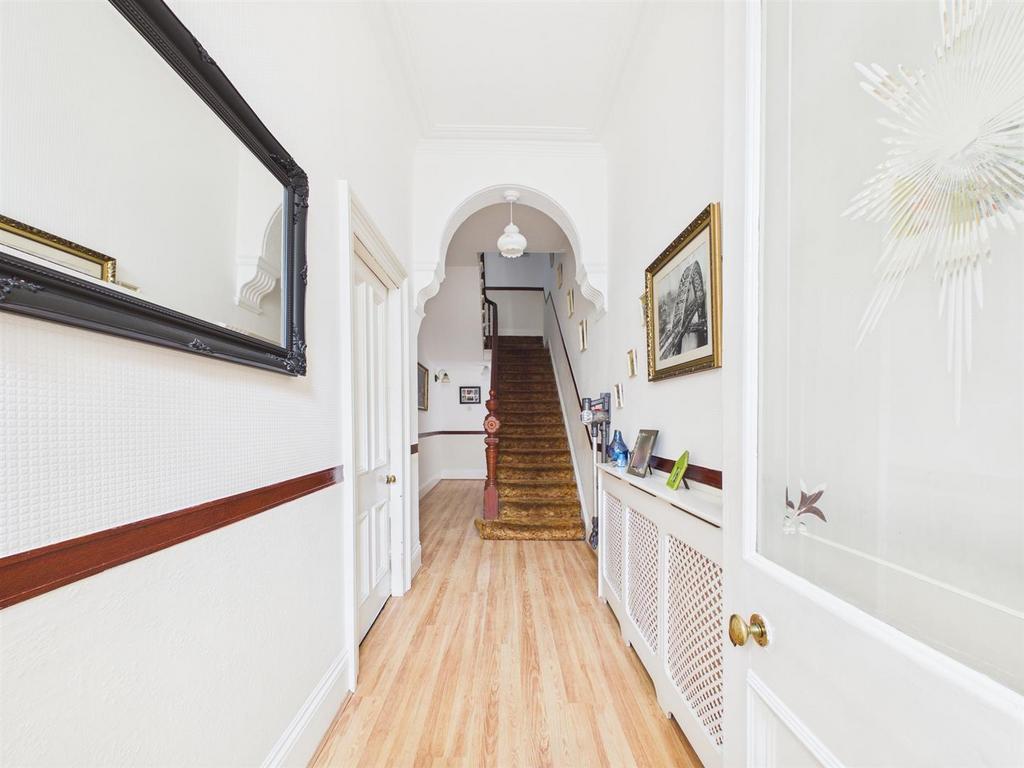 Hallway.jpg