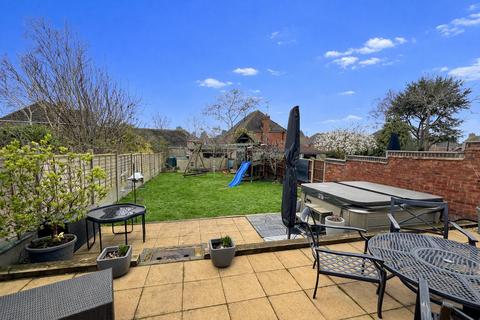 4 bedroom semi-detached house for sale, Badsey Lane, Evesham
