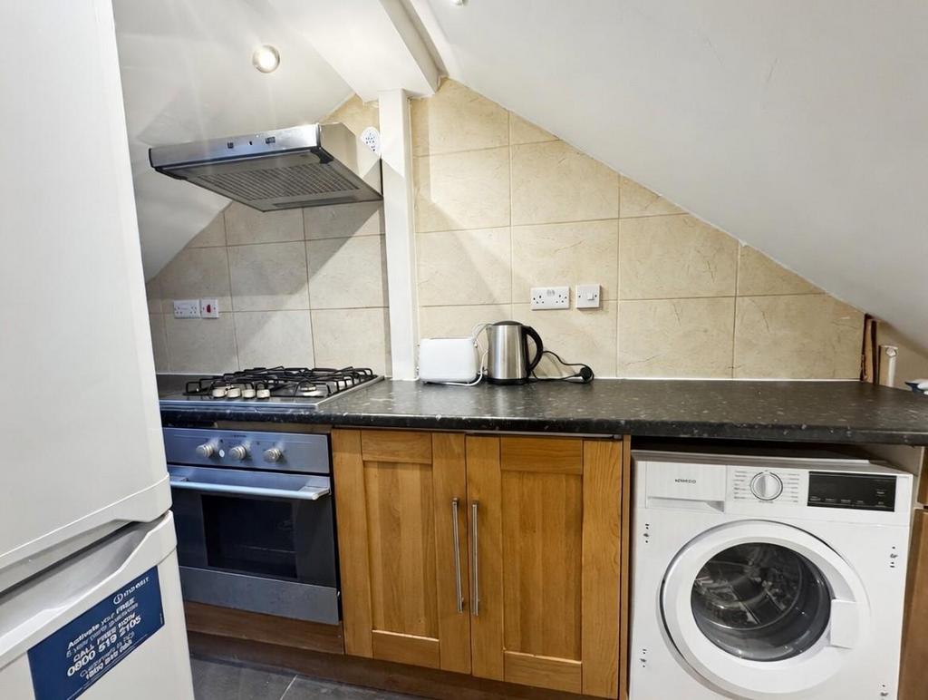 Kitchen 2.jpg