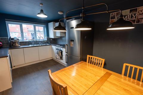 4 bedroom semi-detached house for sale, Electric Way, Tyseley