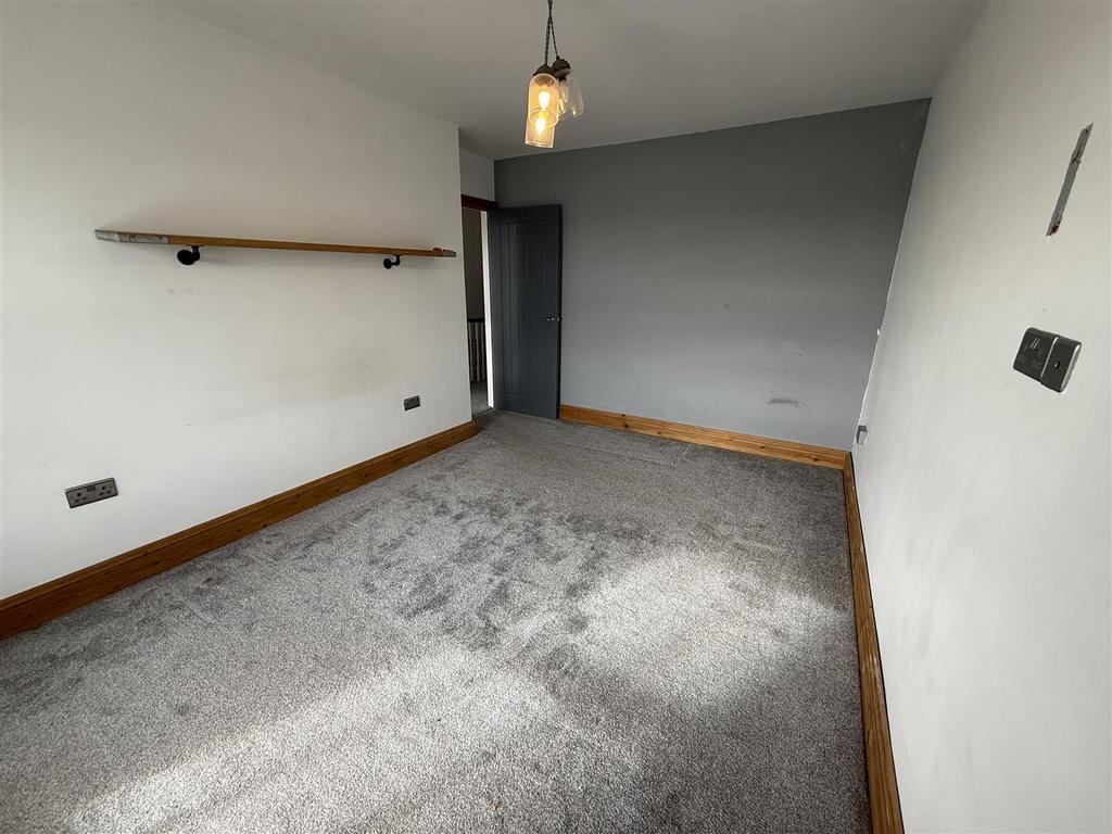 Bedroom 1: