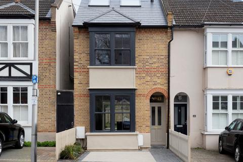 4 bedroom end of terrace house for sale, Peel Road, London E18
