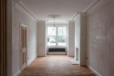 4 bedroom end of terrace house for sale, Peel Road, London E18