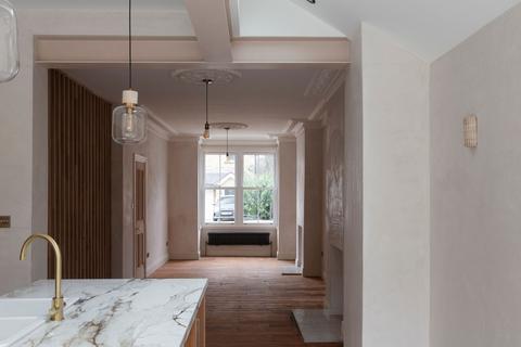 4 bedroom end of terrace house for sale, Peel Road, London E18