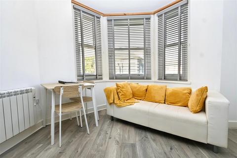 1 bedroom flat for sale, Lismore Road, Eastbourne