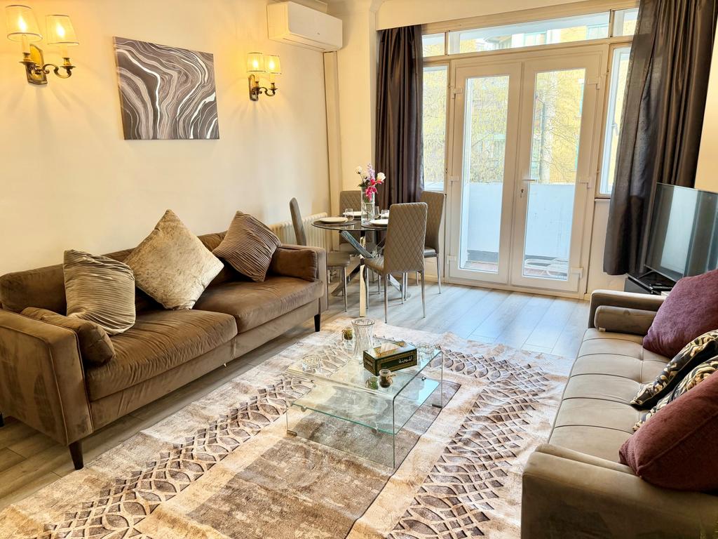 2 bed flat to rent Wallace Court Old Marylebone R