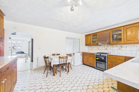 3 bedroom terraced house to rent, Kingsbury Drive, Old Windsor, Berkshire, SL4
