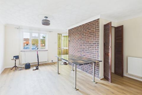 3 bedroom terraced house to rent, Kingsbury Drive, Old Windsor, Berkshire, SL4