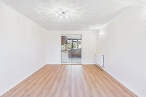 3 bedroom terraced house to rent, Kingsbury Drive, Old Windsor, Berkshire, SL4
