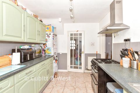 3 bedroom terraced house for sale, St. Christopher's Road, Havant, Hampshire