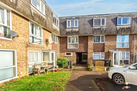 2 bedroom flat for sale, Mayfield Court, Sandy SG19