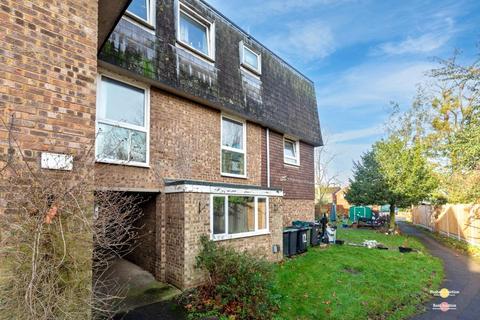 2 bedroom flat for sale, Mayfield Court, Sandy SG19
